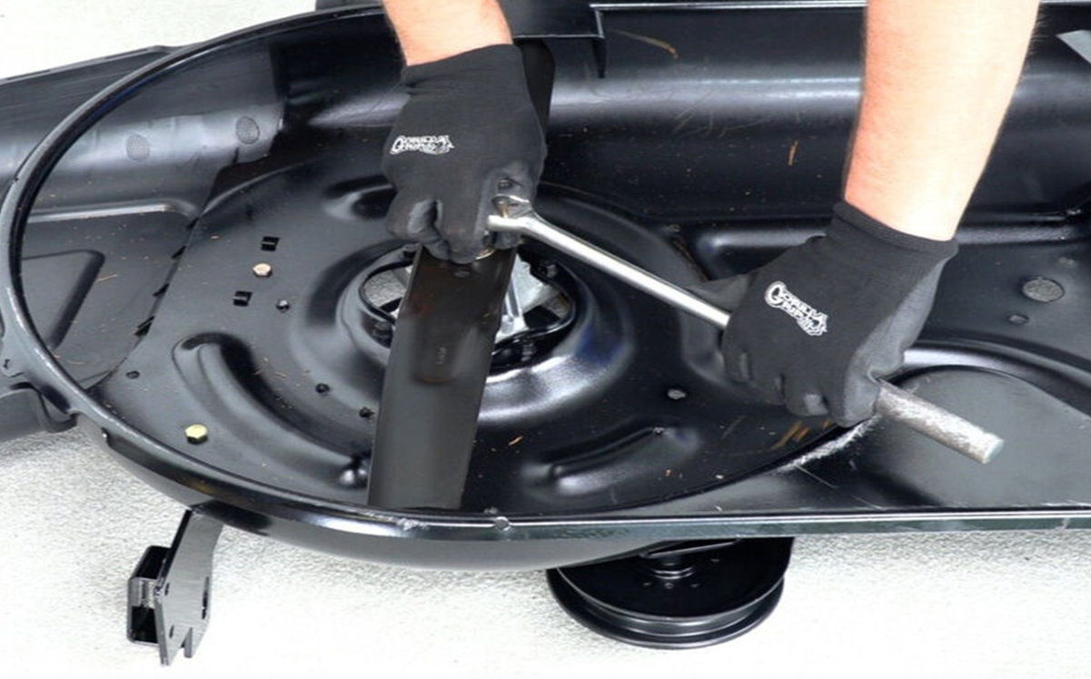 Repair Help Guide How To Replace RIDE ON Mower Blades